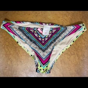 xhilaration medium swimsuit bottom